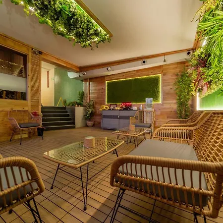 Code Bed & Breakfast 3*